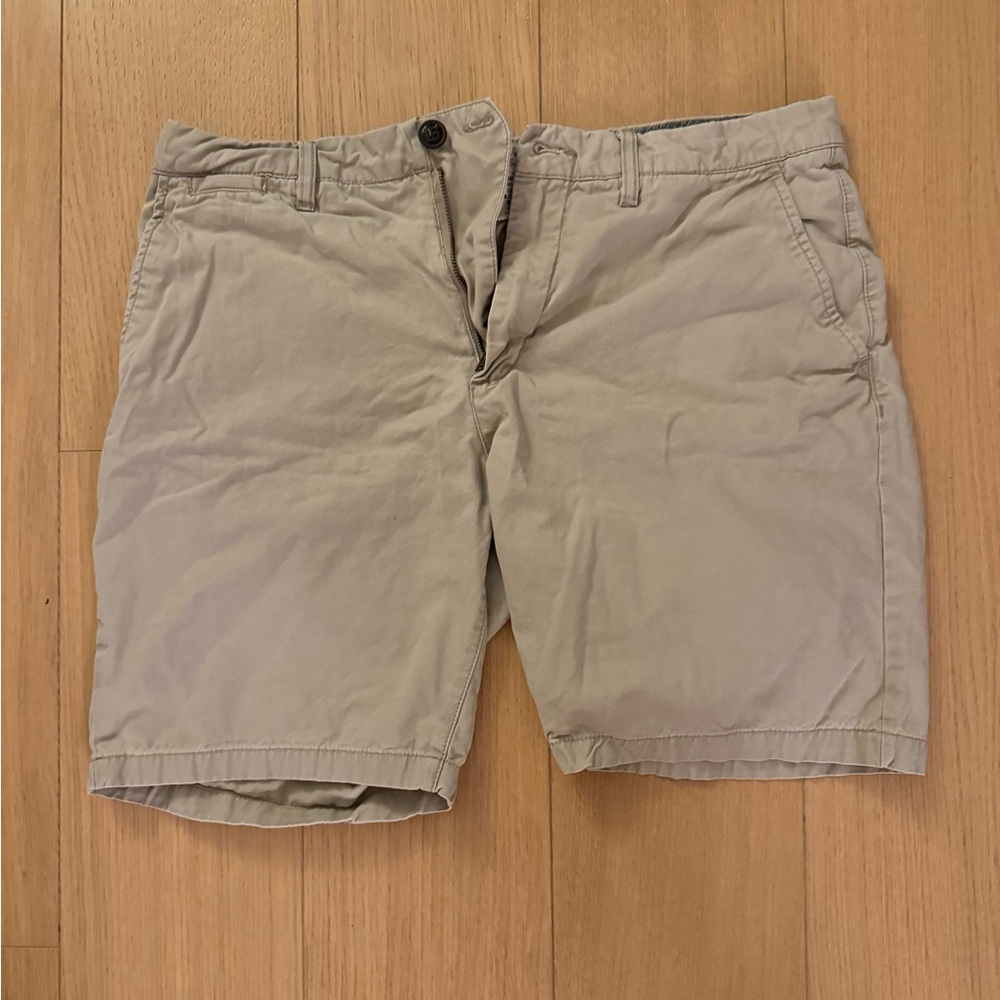 H&M khaki shorts